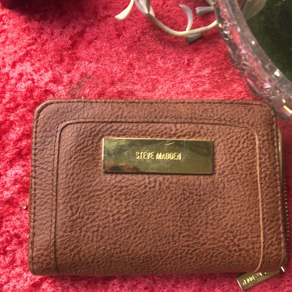 Steve Madden brown chrome wallet